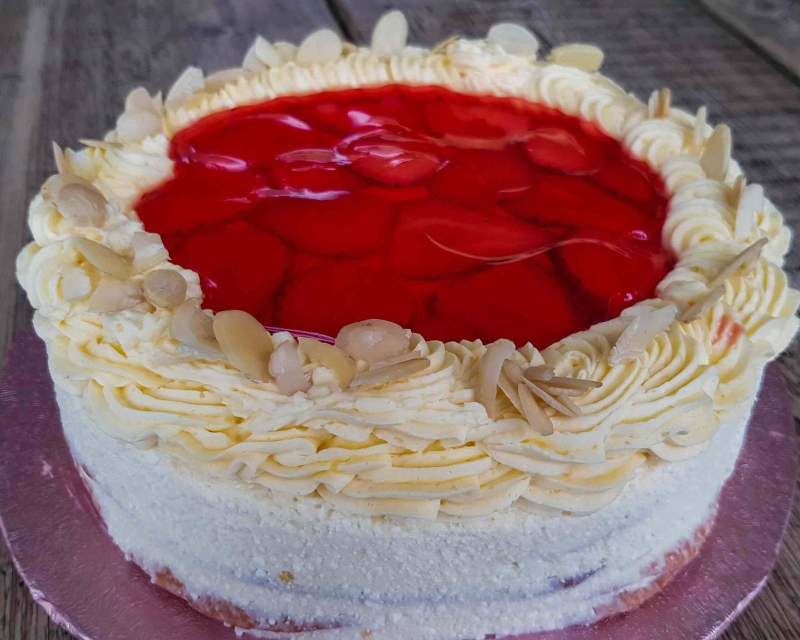 Strawberry cottagecheese cake